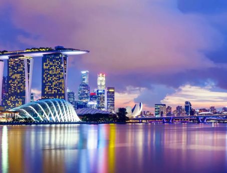 Cinq Dames Amicales De Nourriture De Rue Dans La Ville De Ho Chi Minh