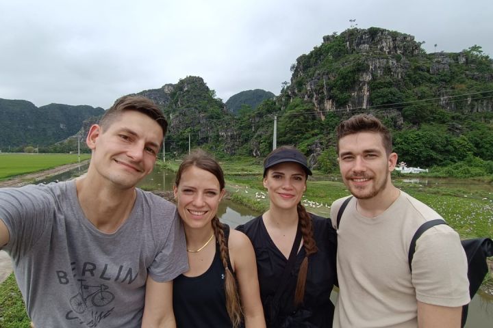 Hoa Lu - Tam Coc - Mua Cave - Full Day With Limousine Bus ( 17 Seats)