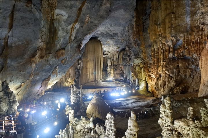 Hue To Phong Nha- Paradise Cave Full Day  Private Tour