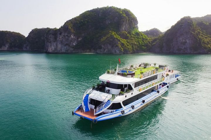 Ha Long Full Day With La Casta Cruise- 5 Stars